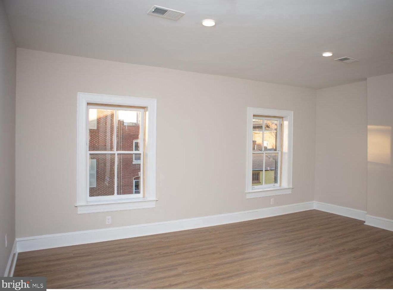 216 W 9th St #203, Wilmington, DE 19801