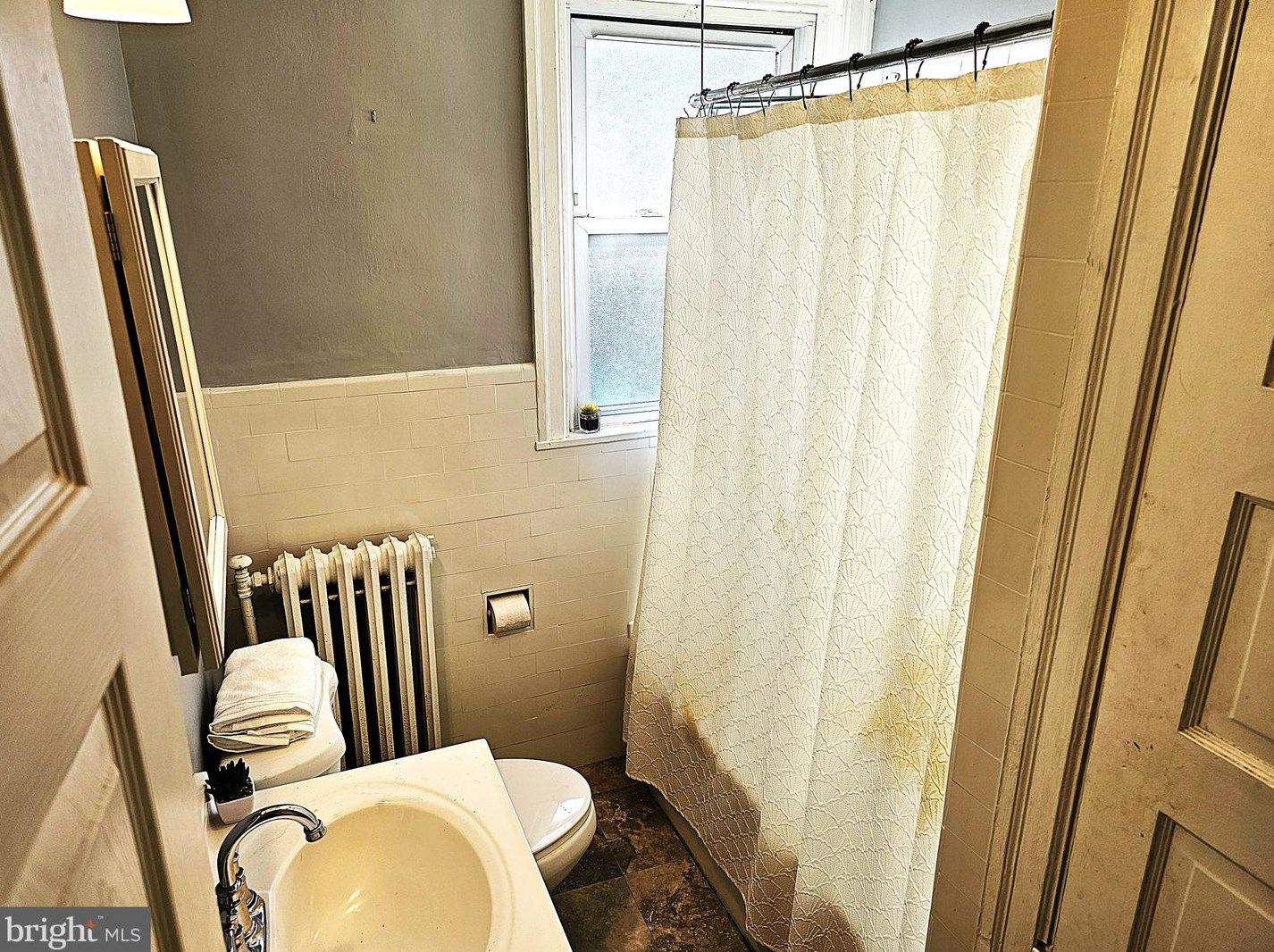 906 Rodney St, Wilmington DE  19806-4516 exterior