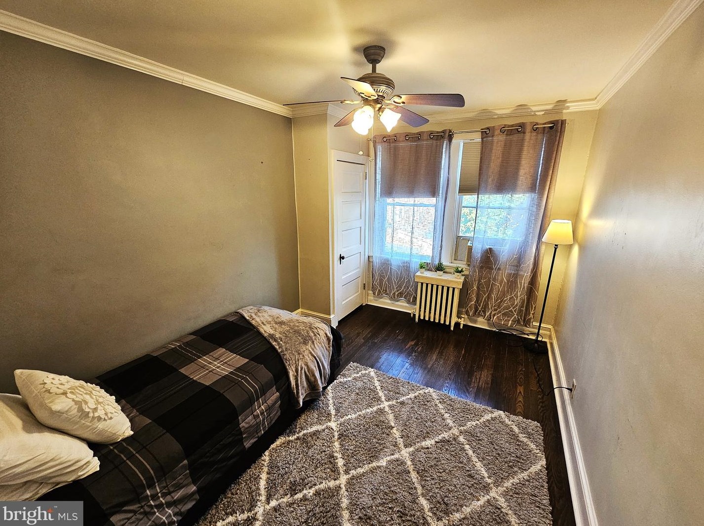 906 Rodney St, Wilmington DE  19806-4516 exterior