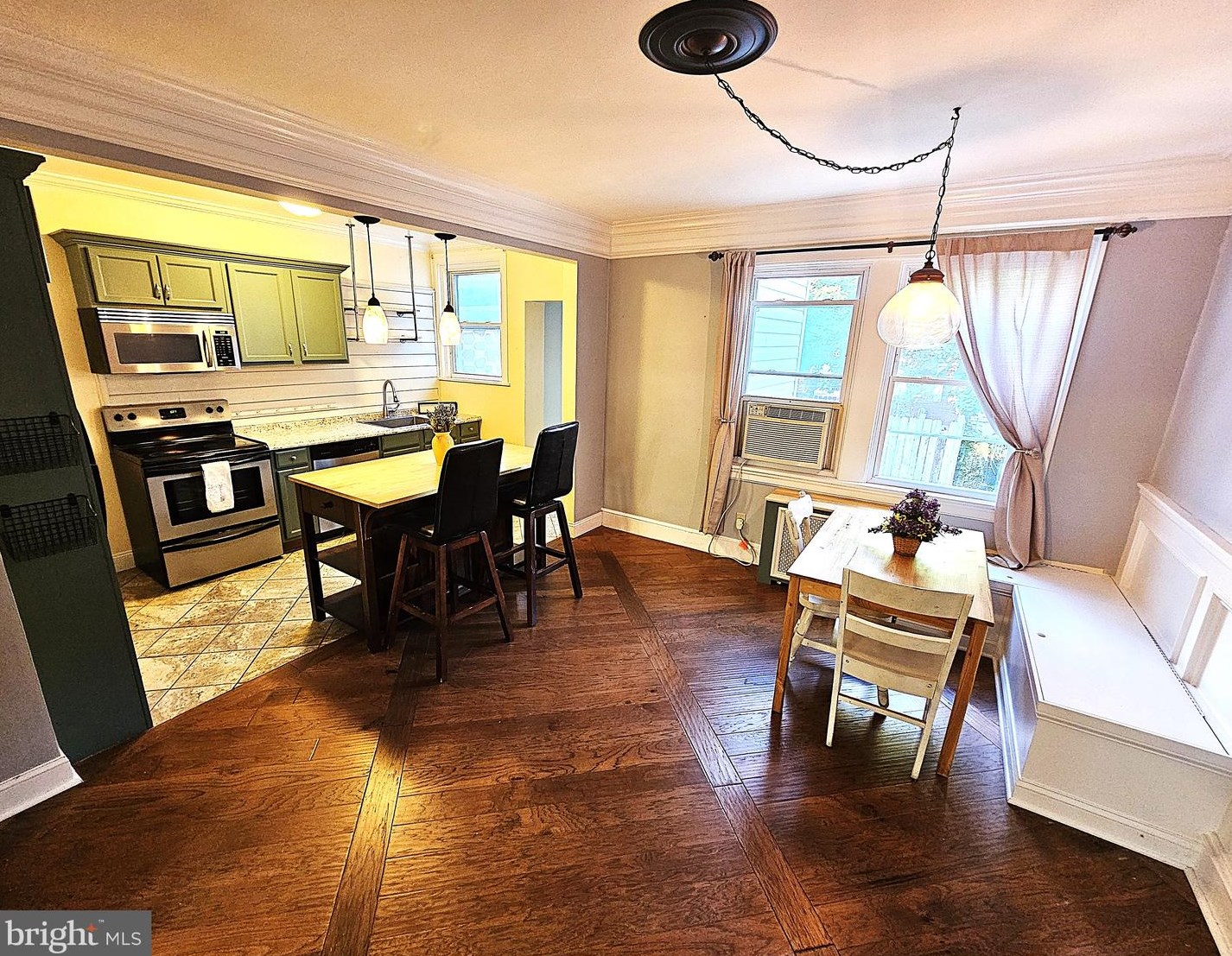 906 Rodney St, Wilmington DE  19806-4516 exterior