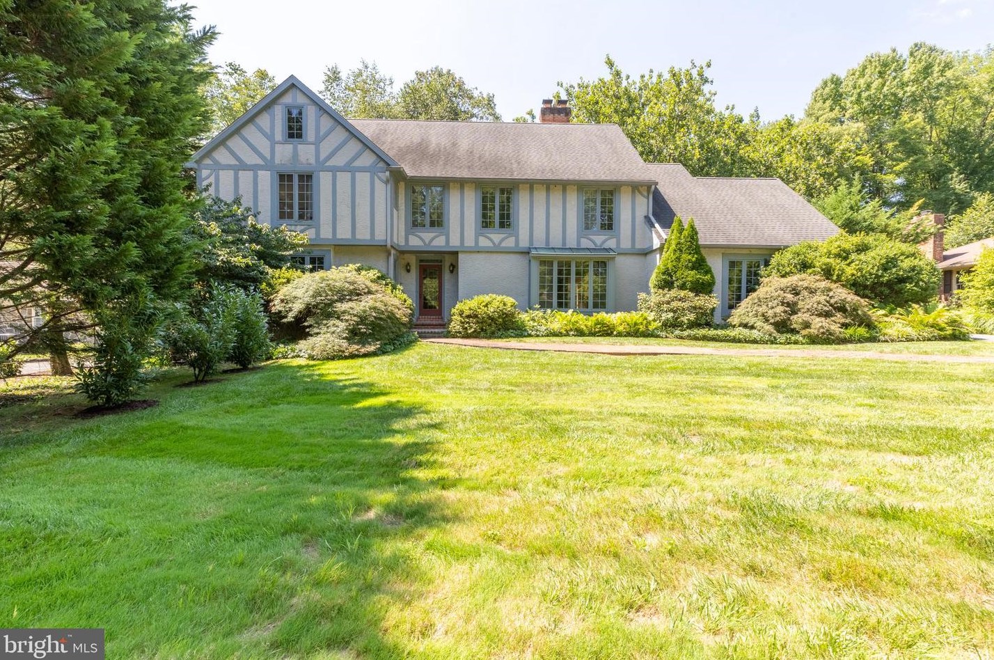 1003 Warwick Ln, Wilmington, DE 19807