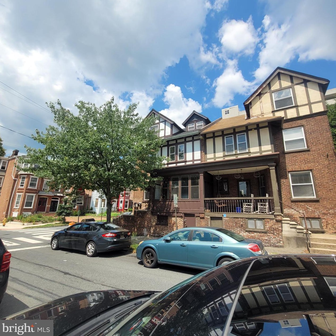 613 W 10th St, Wilmington, DE 19801