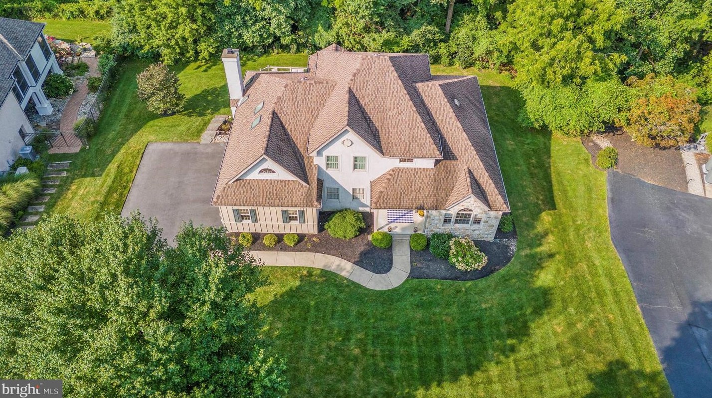 15 Taylors Mill Ln, Wilmington, DE 19808