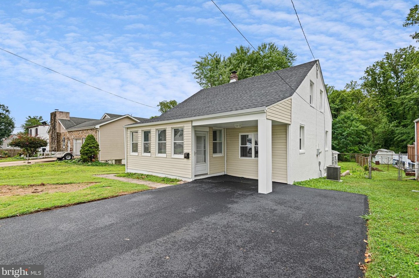 210 W Redwood Ave, Wilmington, DE 19804