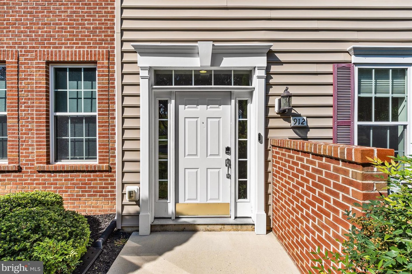 912 Shepard Ave, Bear, DE 19701
