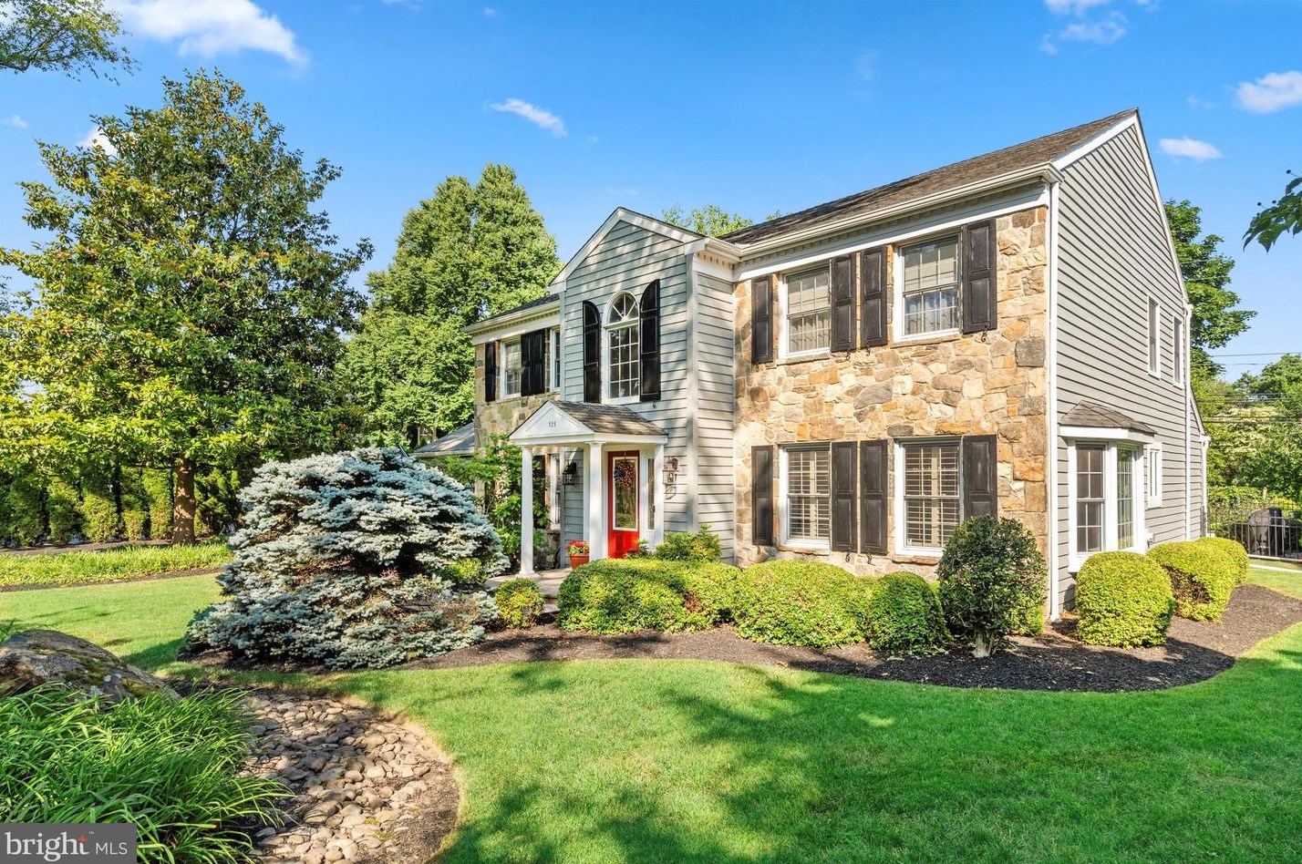 121 Augustine Rd, Wilmington, DE 19803