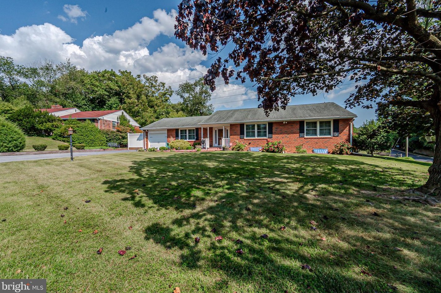 21 Ridgewood Cir, Wilmington, DE 19809