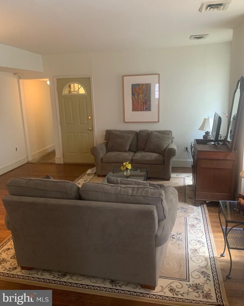817 N Jackson St #2, Wilmington, DE 19806