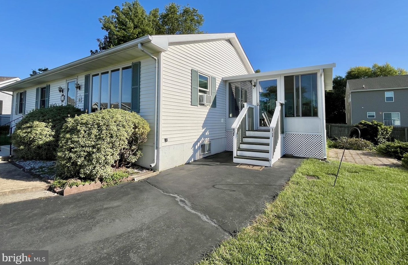 110 S Laura Ct, Wilmington, DE 19804