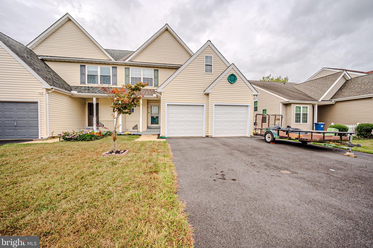 720 Lexington Dr, Bear, DE 19701