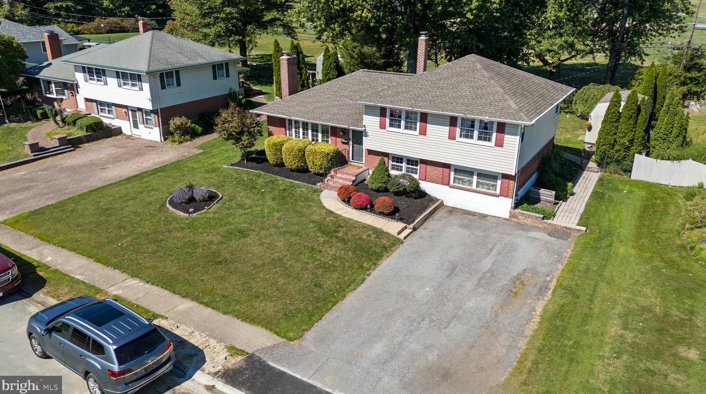 1019 Graylyn Rd, Wilmington DE  19803-3332 exterior