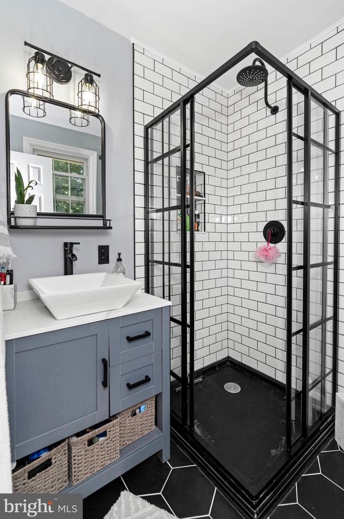 1019 Graylyn Rd, Wilmington DE  19803-3332 exterior