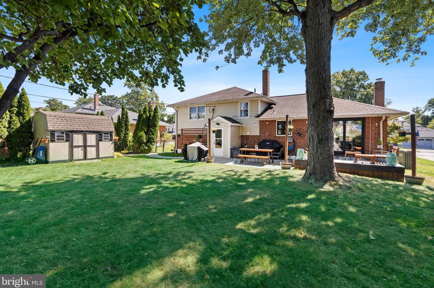 1019 Graylyn Rd, Wilmington DE  19803-3332 exterior