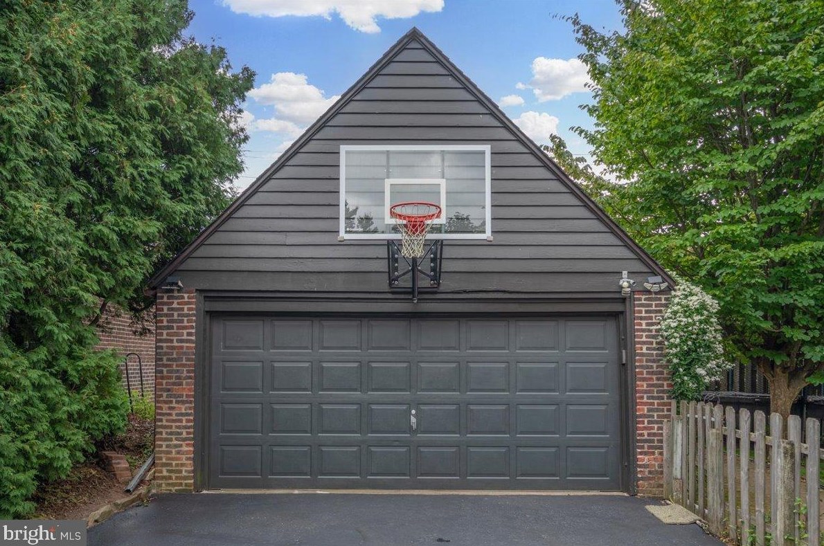 714 Blackshire Rd, Wilmington, DE 19805