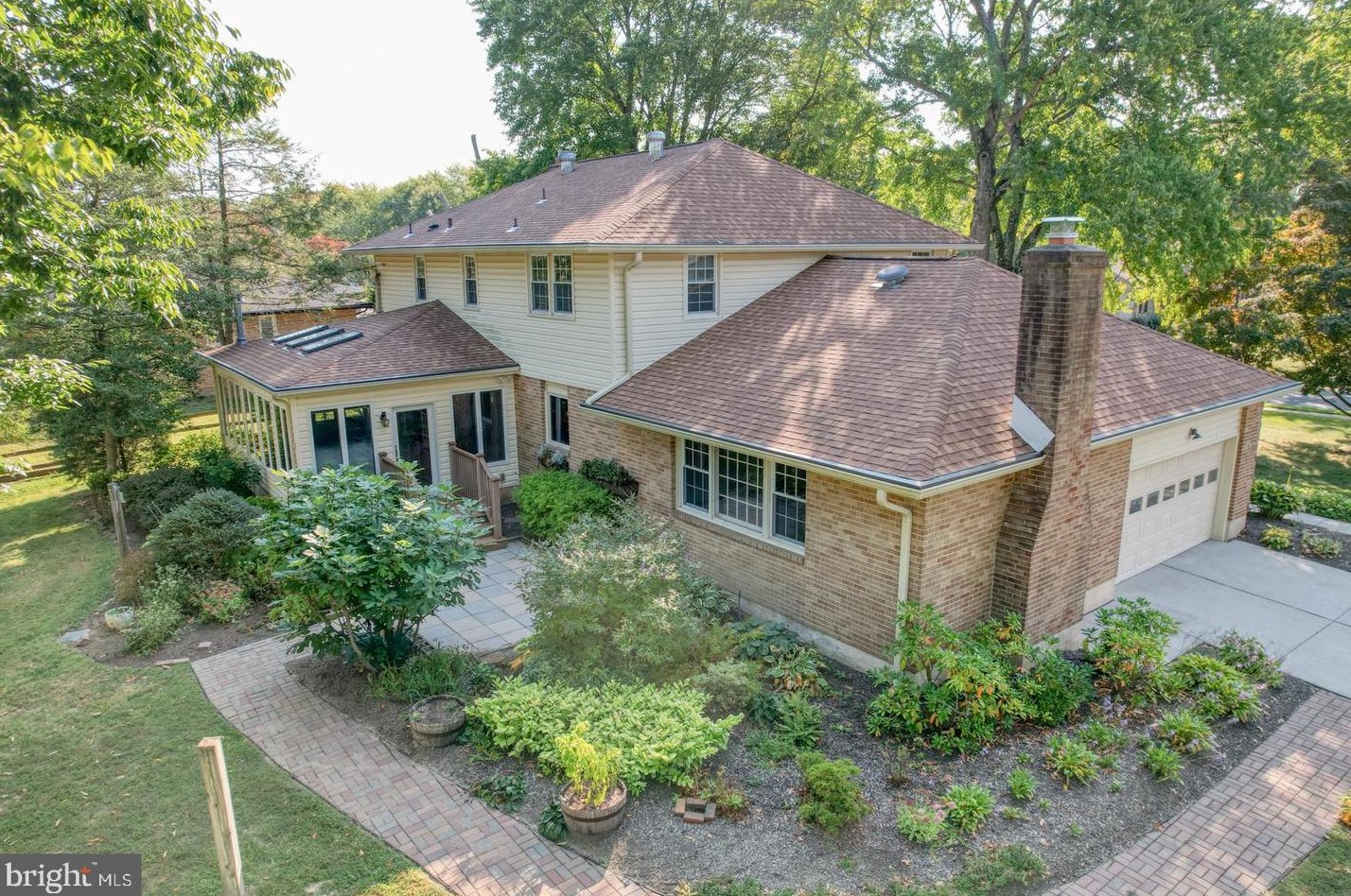 2623 Deepwood Dr, Wilmington, DE 19810