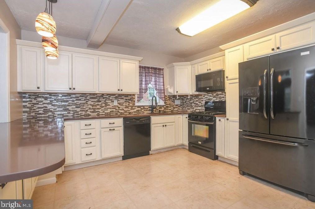 7 Larch Ave, Wilmington, DE 19804