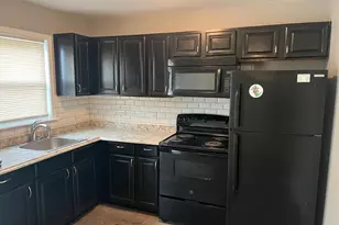 1230 Forrest St, Wilmington, DE 19802 - Photo 2