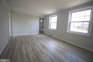 405 N Augustine St, Newport, DE 19804 - Photo 8