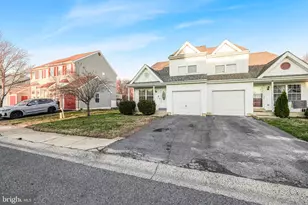 717 Lexington Dr, Bear, DE 19701 - Photo 2