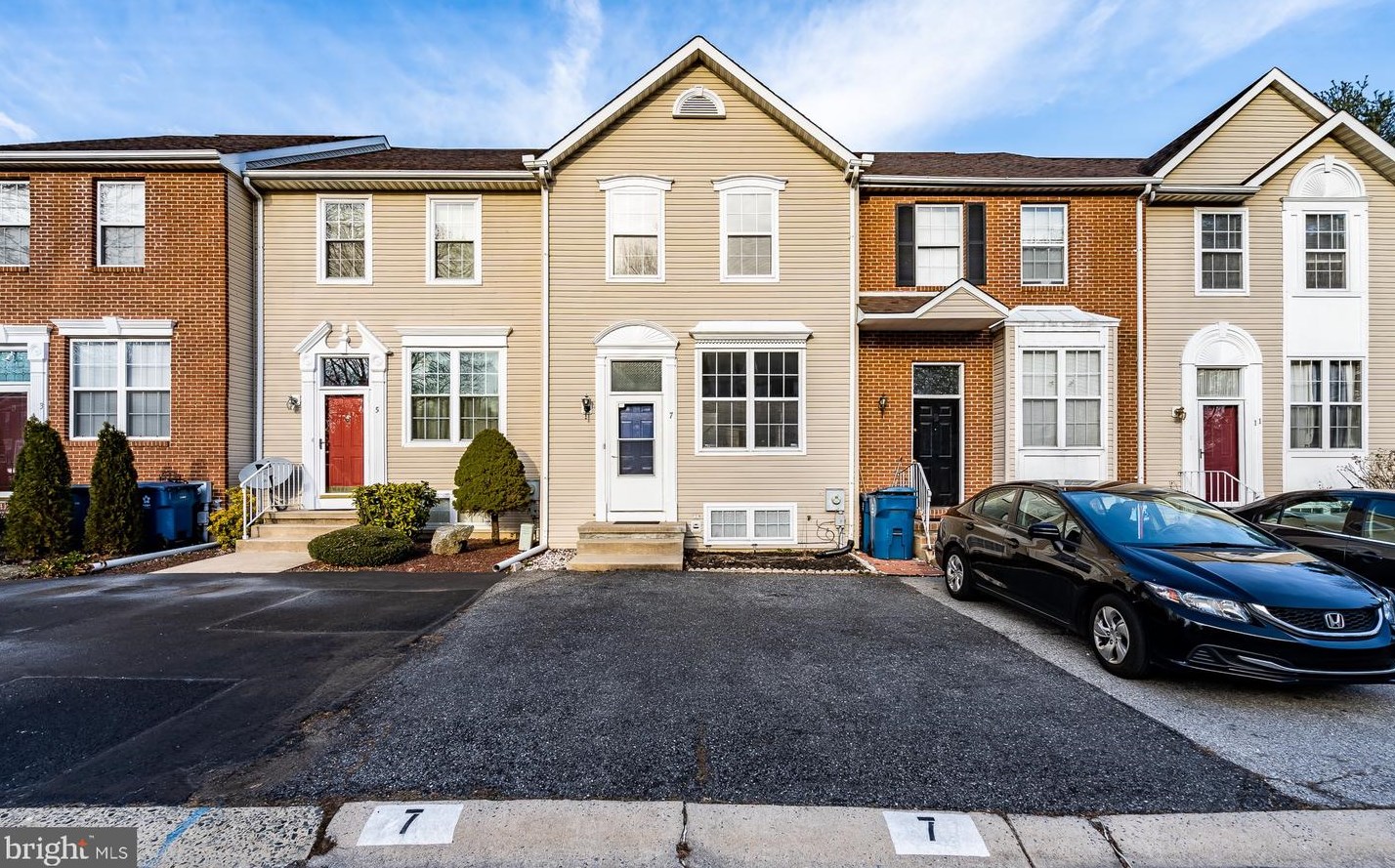 7 Gladstone Ct, Newark, DE 19702-5239
