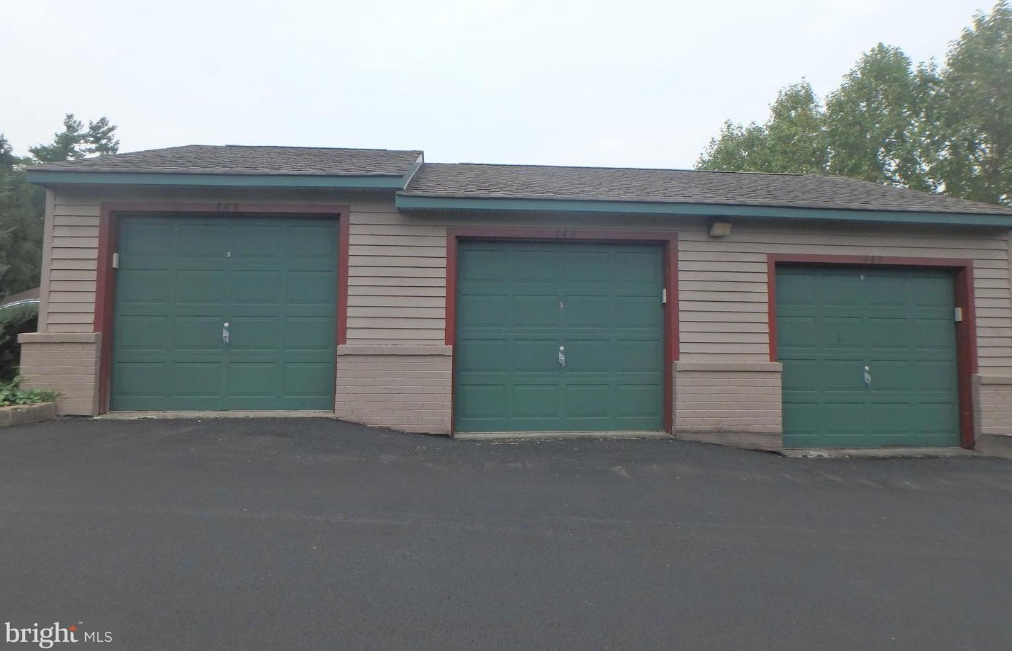 8705 Park Ct, Wilmington, DE 19802