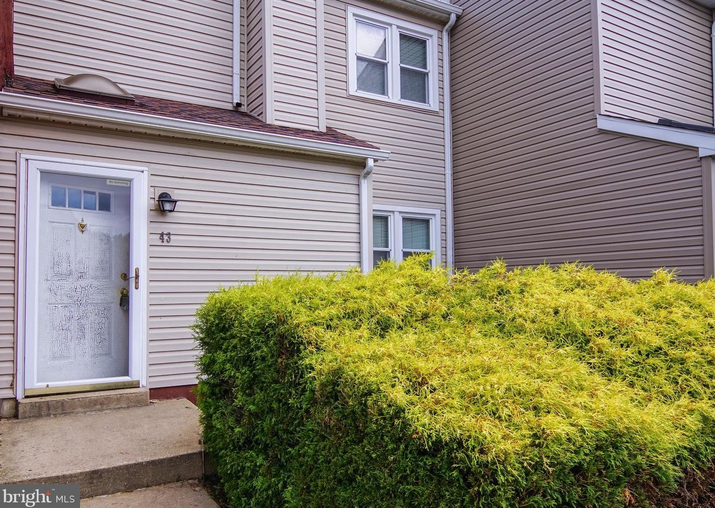 43 Valley Cir, Newark, DE 19711-6785