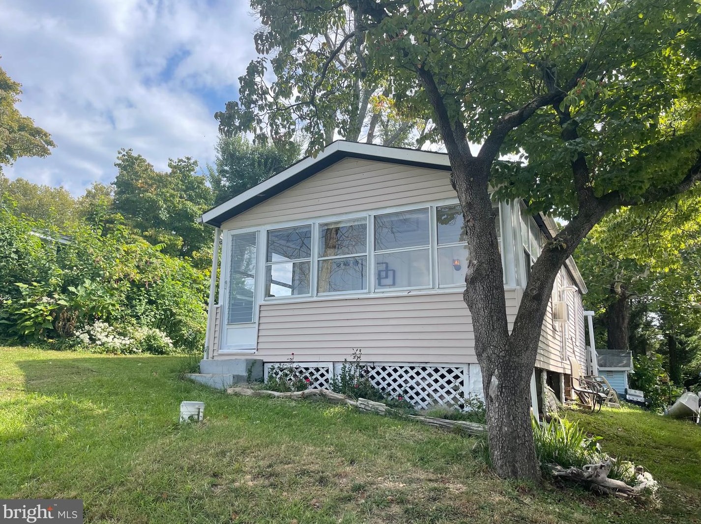 16 Pennsylvania Ave, Earleville, MD 21919