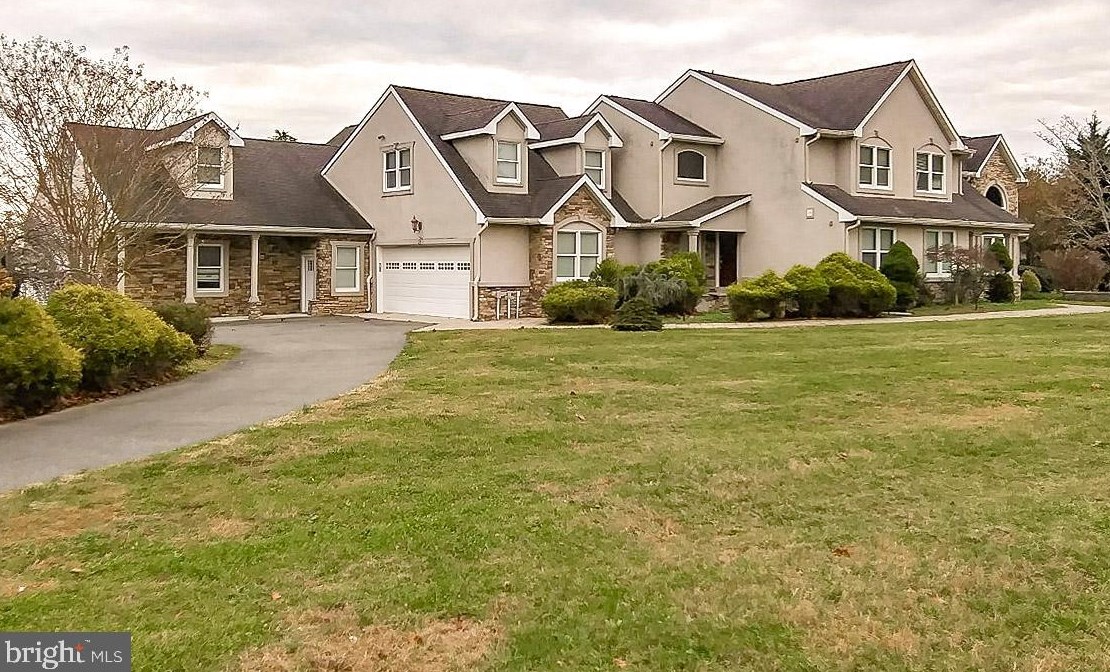 200 Pine Rd, Elm, NJ 08037-8974
