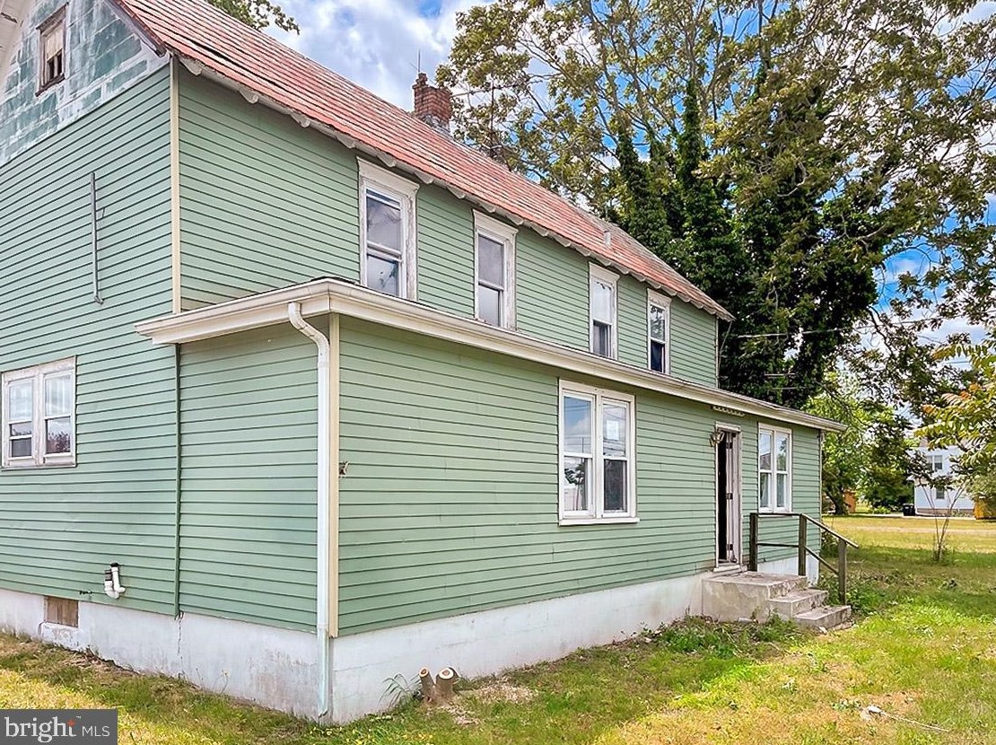104 Middle Rd, Elm, NJ 08037-8903