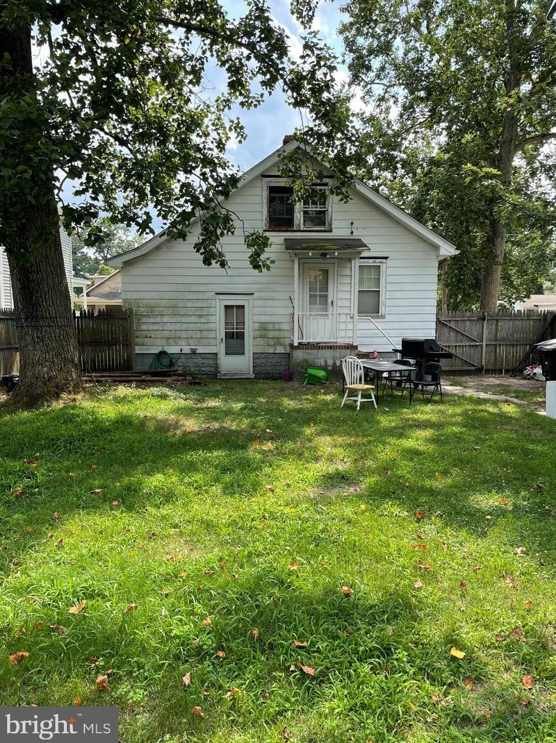 15 S Monroe Ave, Elm, NJ 08037