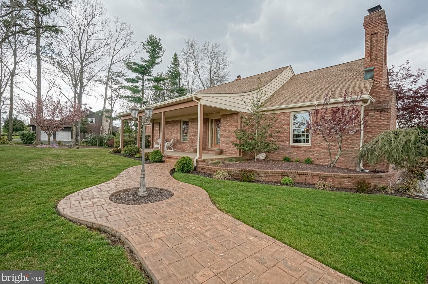 918 3rd St, Elm, NJ 08037-1707