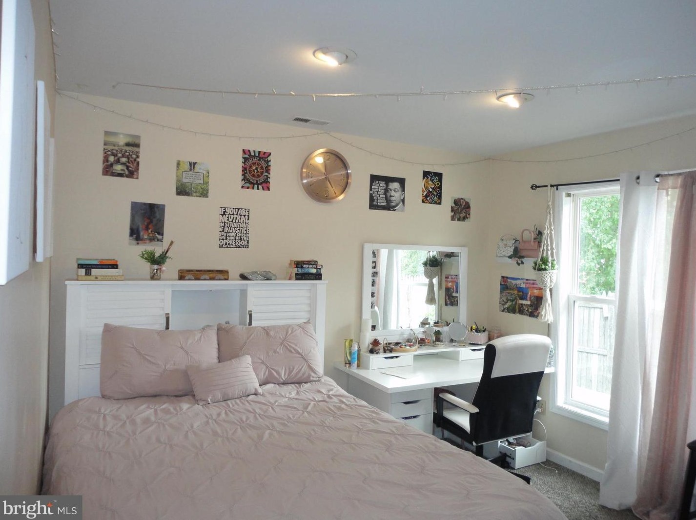 127 Constitution Dr, Egg Harbor Township, NJ 08234-5766