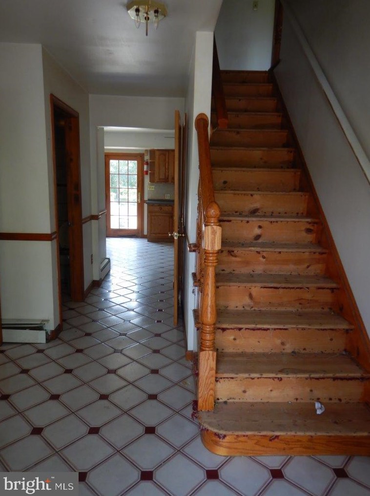 1011 Reading Ave, Elm, NJ 08037-3372