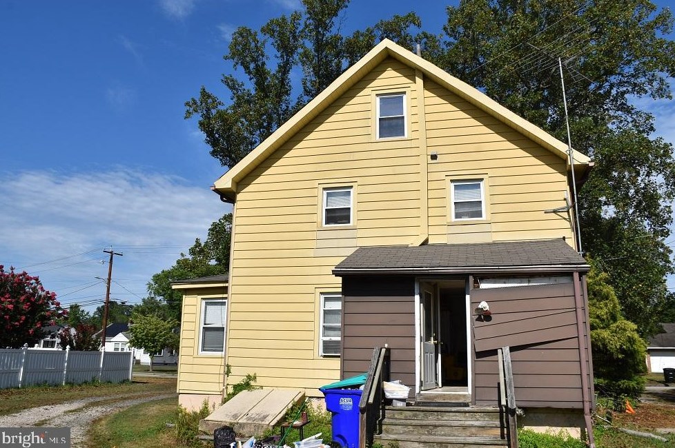 236 Park Ave, Elm, NJ 08037-1446