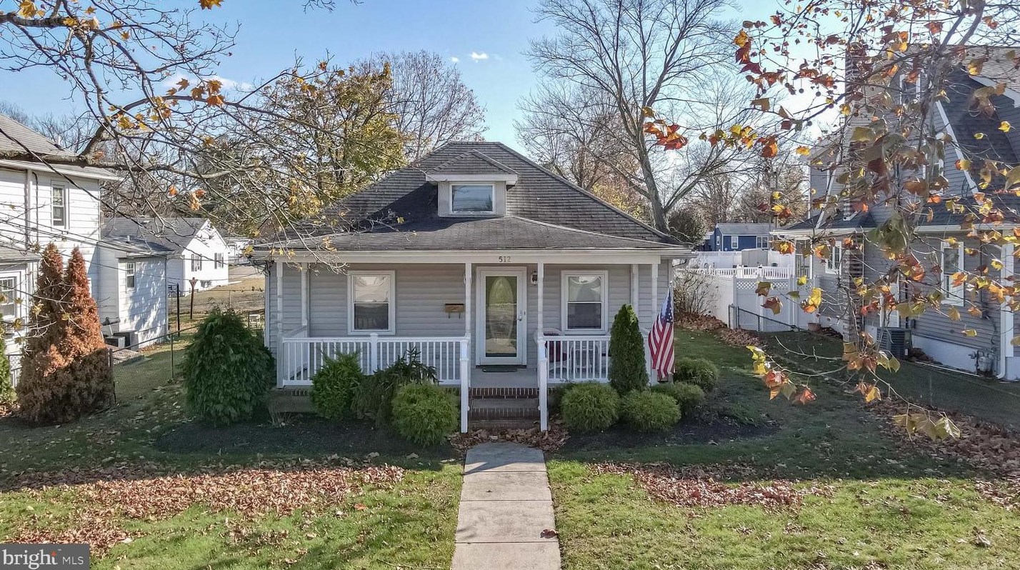 512 W Pleasant St, Elm, NJ 08037