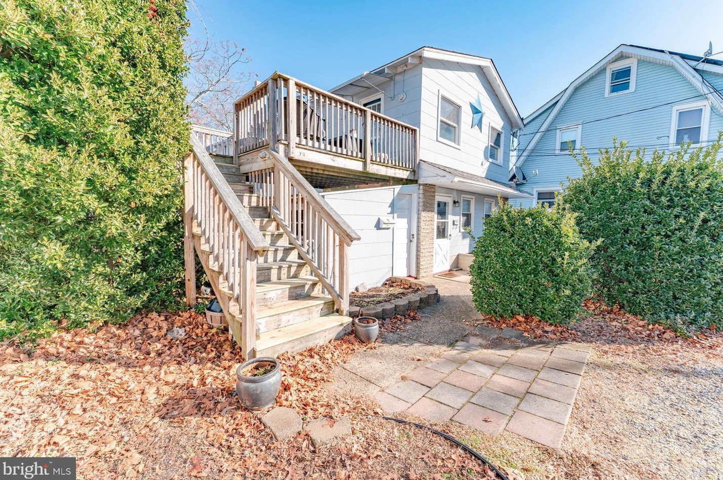 17 E Connecticut Ave, Somers Point, NJ 08244
