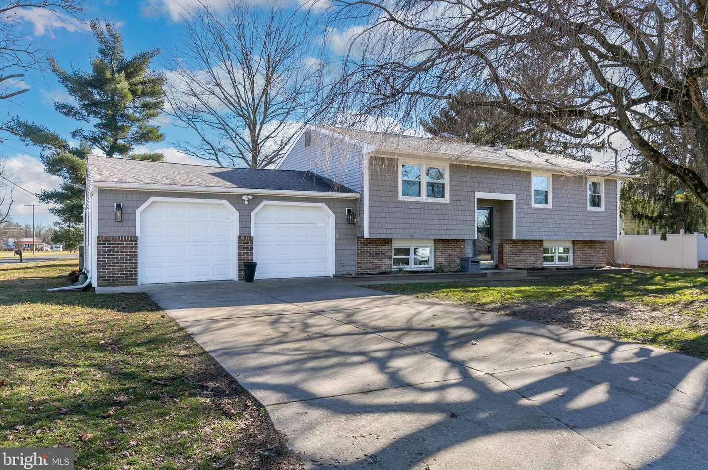 101 Marlyn Ave, Vineland, NJ 08360-8727