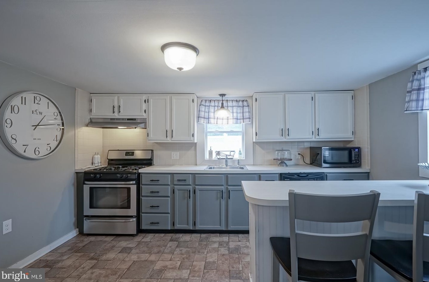 72 Chew Rd, Elm NJ  08037-3349 exterior