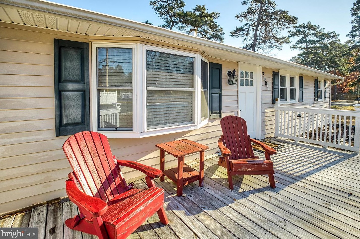 2008 Lawrence Ln, Elm, NJ 08037-9126