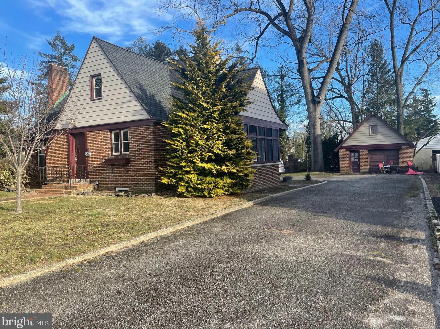218 Grape St, Elm, NJ 08037