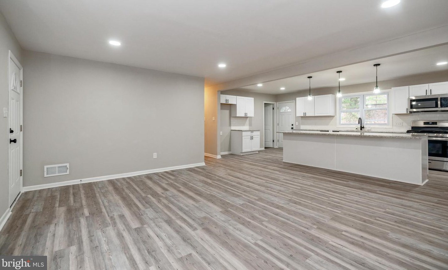 3425 Moores Ave, Elm, NJ 08037-3715