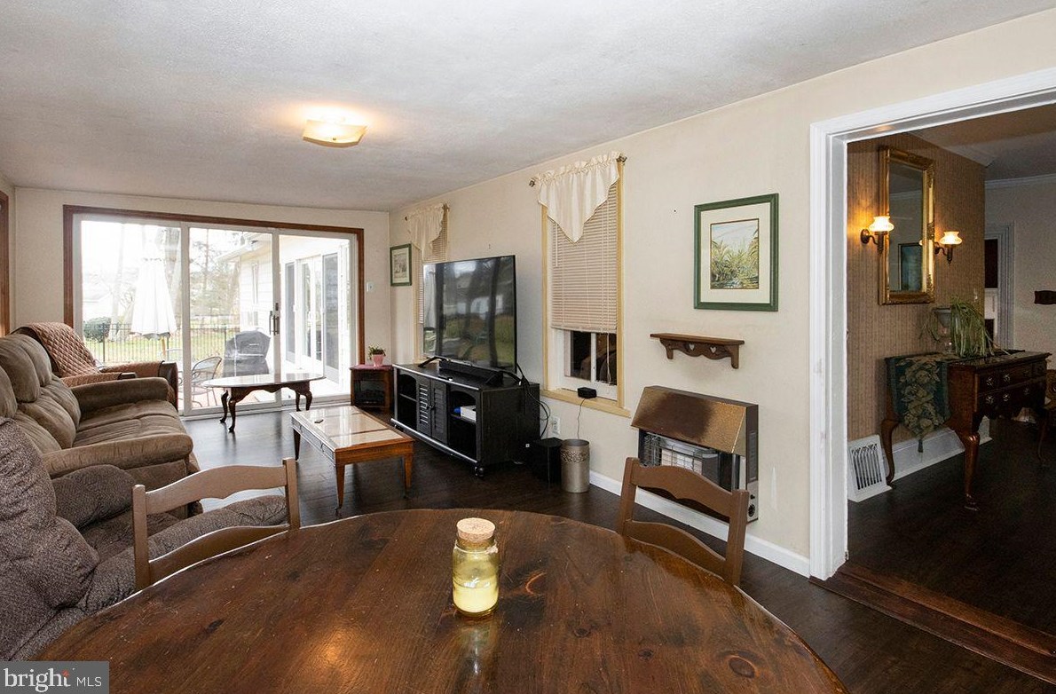 339 Central Ave, Elm NJ  08037-1636 exterior