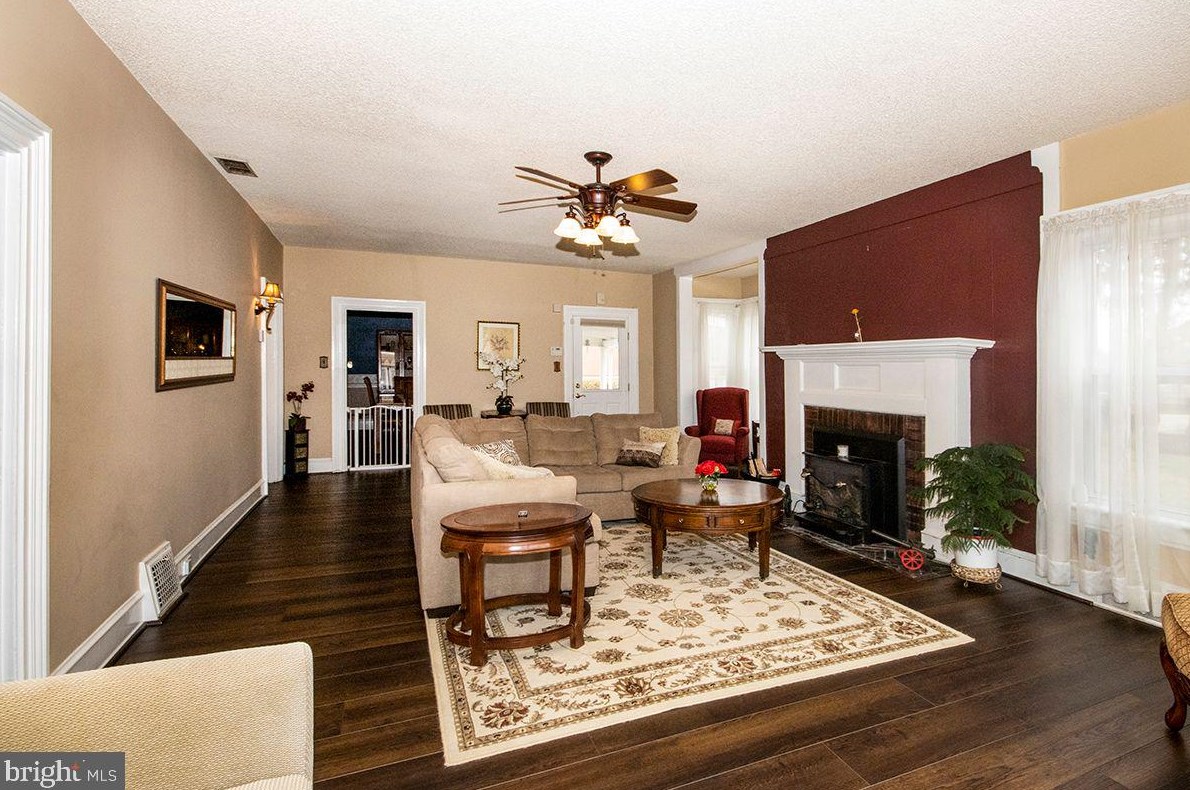 339 Central Ave, Elm NJ  08037-1636 exterior