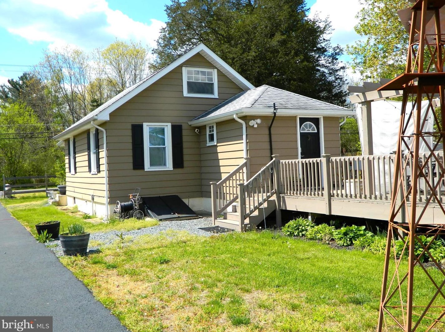 3636 Nesco Rd, Elm, NJ 08037