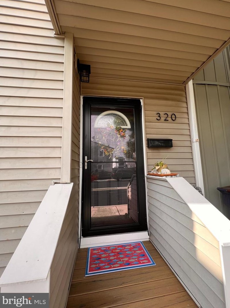 320 Hampshire Dr, Atlantic City, NJ 08406