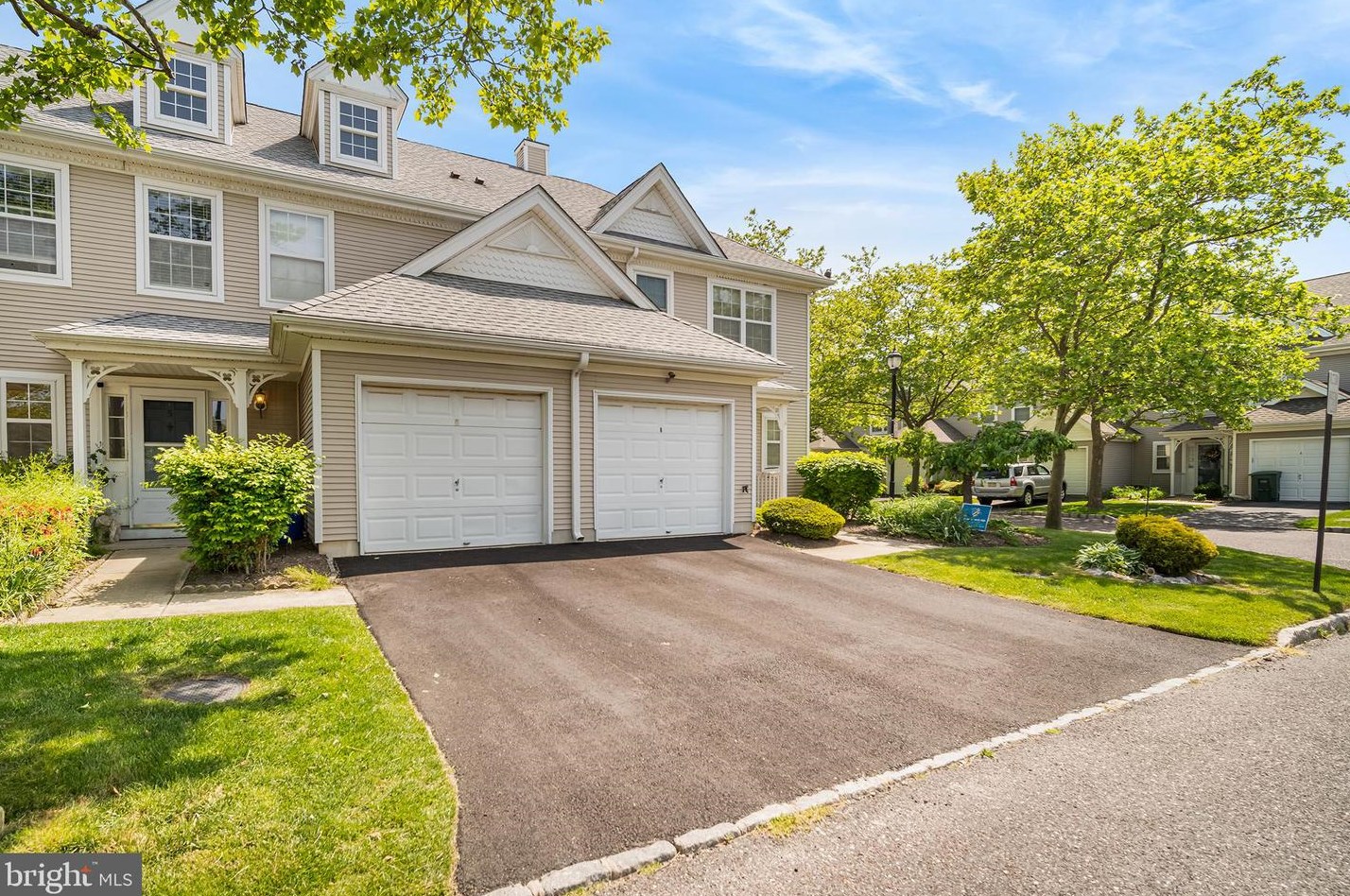 5 Halyard Dr, Atlantic City, NJ 08401