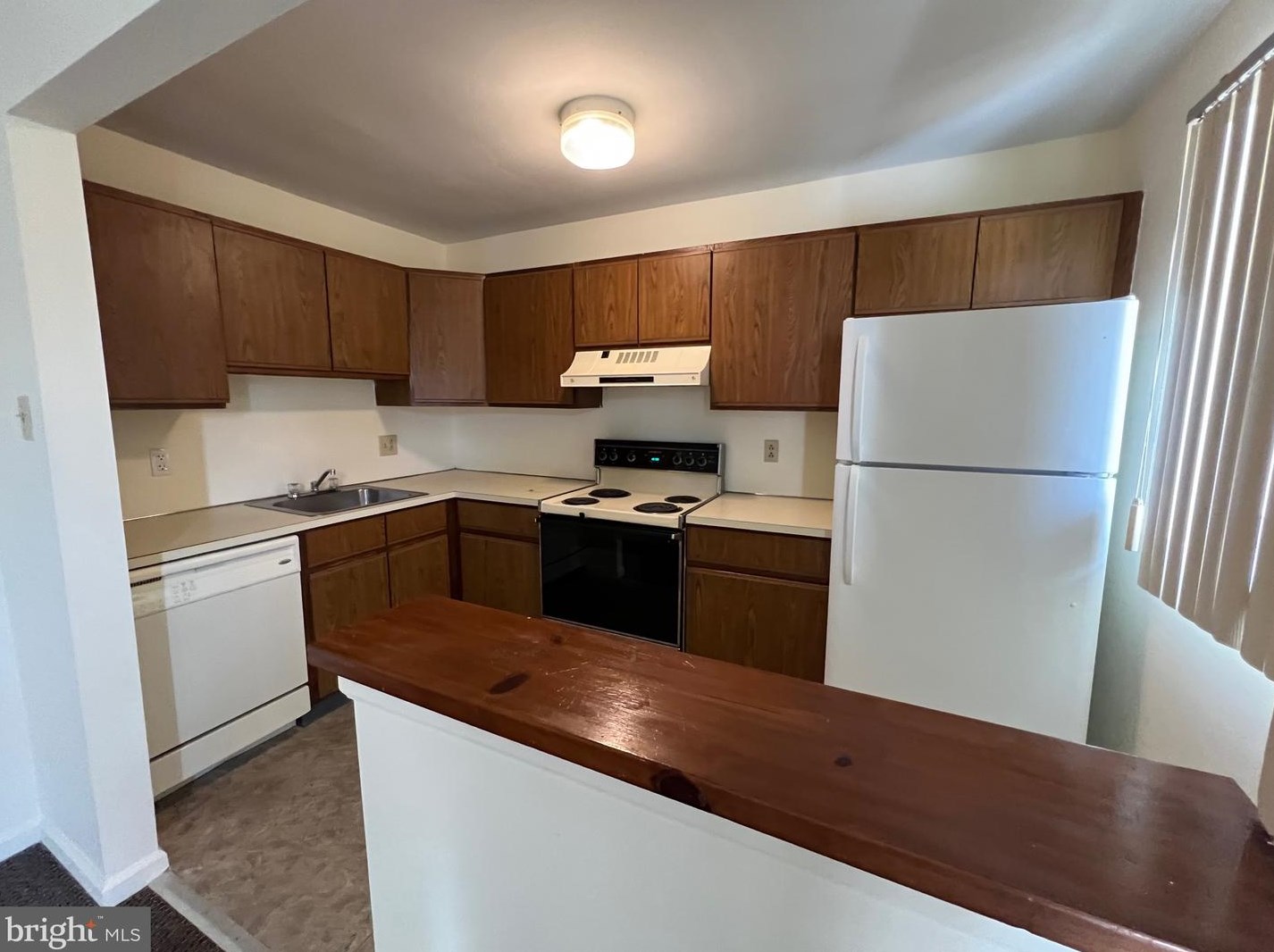 220 Park Ave #19d, Elm, NJ 08037