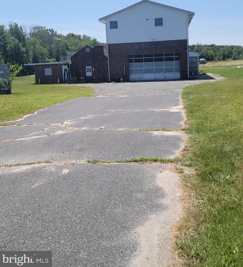 581 Forest Grove Rd, Vineland, NJ 08360