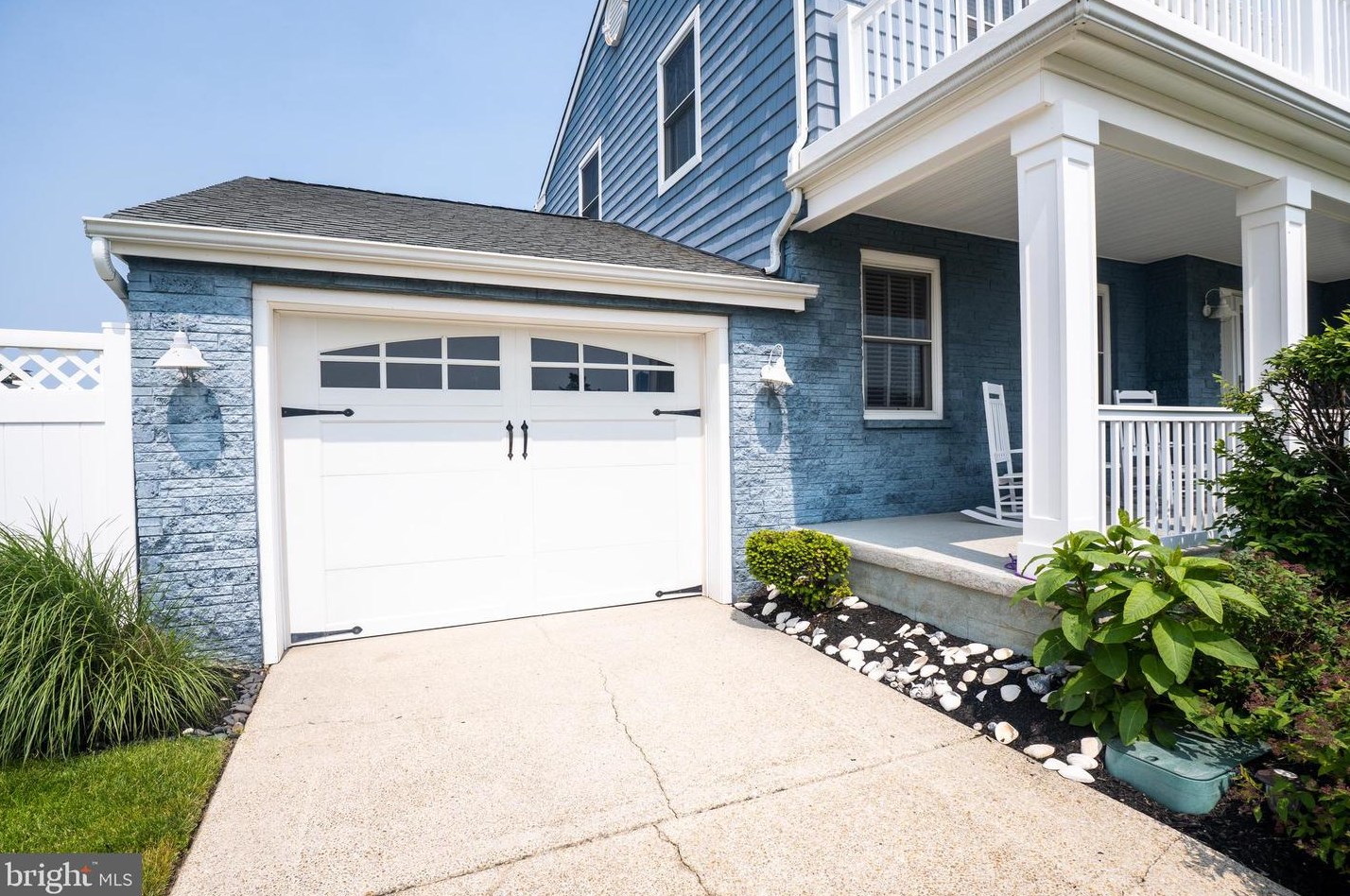 8 Sea Spray Ct, Brigantine City, NJ 08203