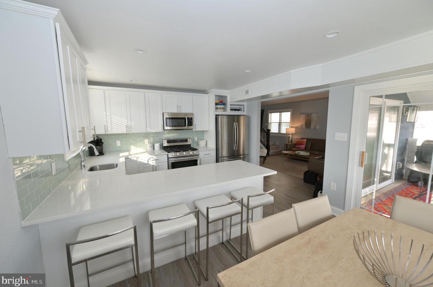 221 5th St N #b, Brigantine City, NJ 08203